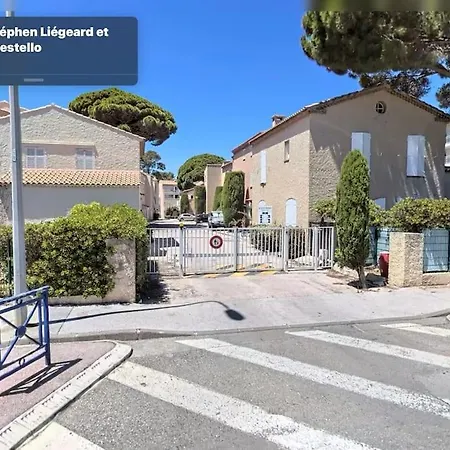 En Rez De Jardin Dans Apartment *